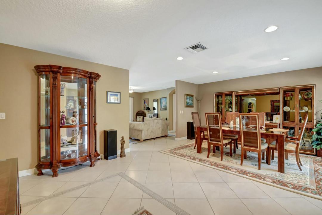 581 S Country Club Drive, Atlantis, Florida 33462, USA
