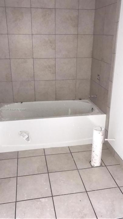 388 NE 208th Ter 388, Miami, Florida 33179, Stati Uniti