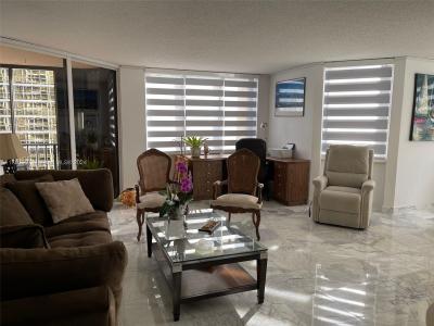 1925 Brickell Ave D1213, Miami, Florida 33129, USA