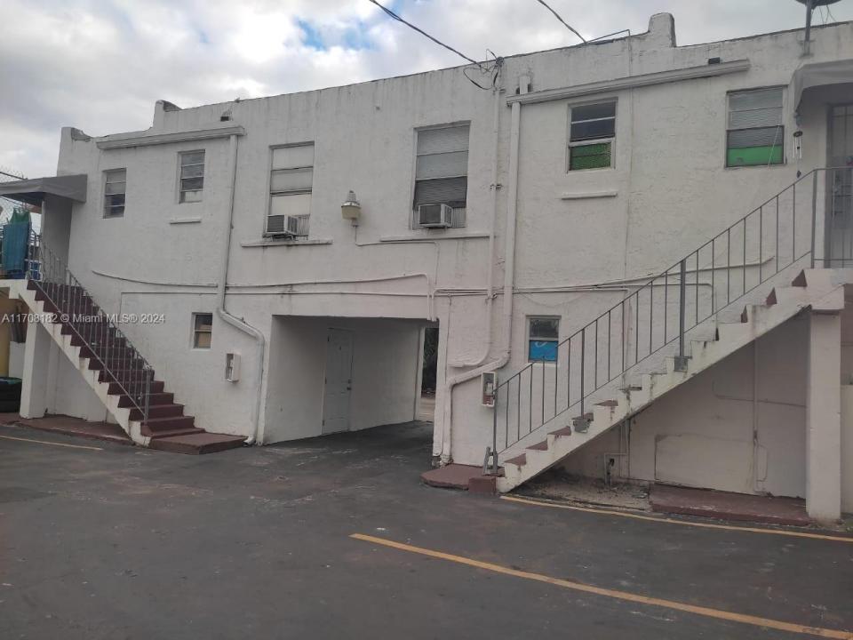 1626 W Flagler St, Miami, Florida 33135