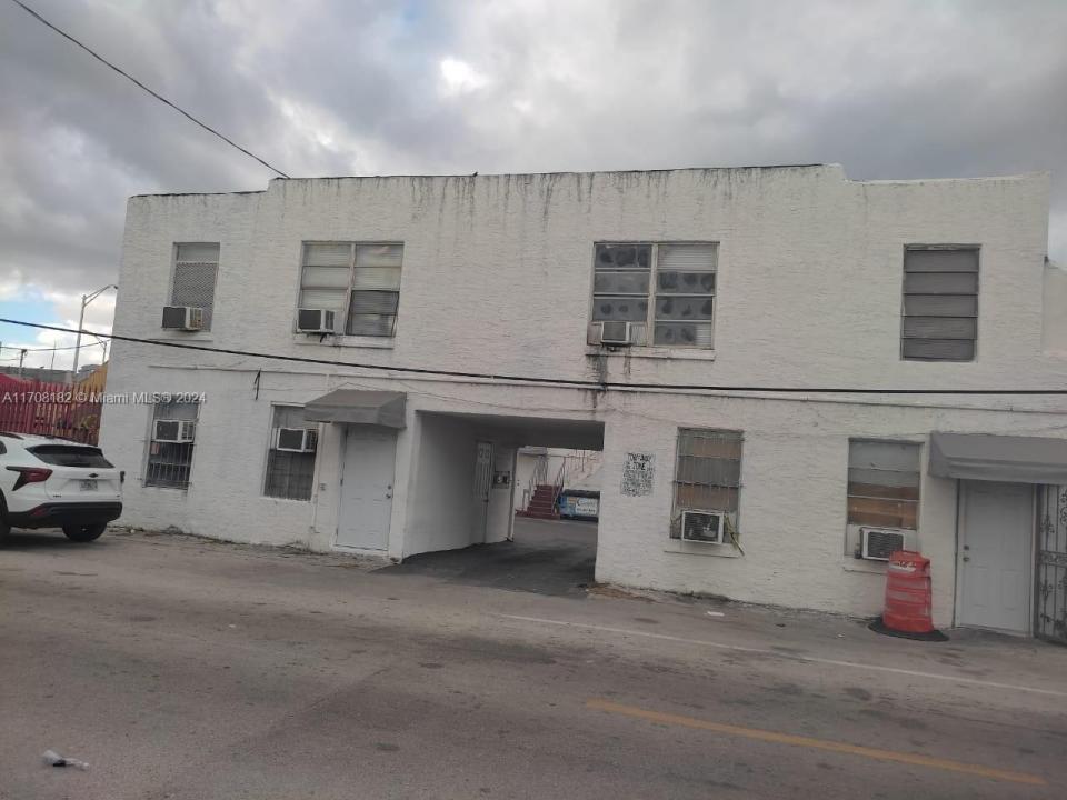 1626 W Flagler St, Miami, Florida 33135