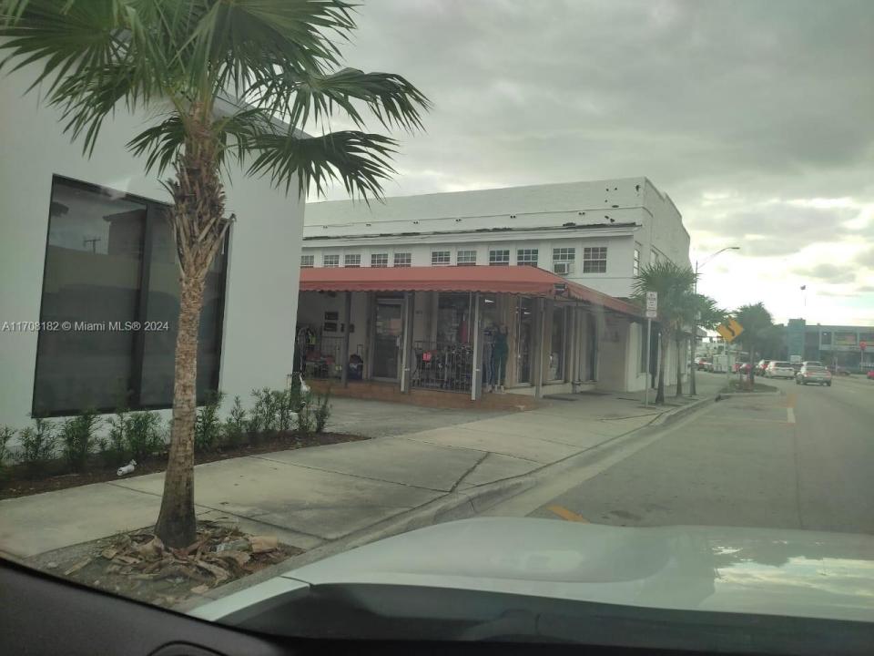 1626 W Flagler St, Miami, Florida 33135
