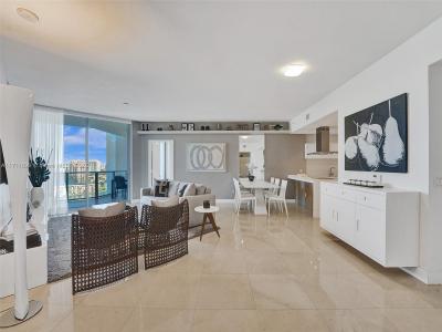17301 Biscayne Blvd 2008, North Miami Beach, Florida 33160, USA