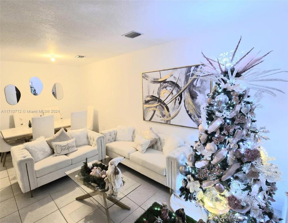 20366 NW 4th Path 20366, Miami Gardens, Florida 33169, USA