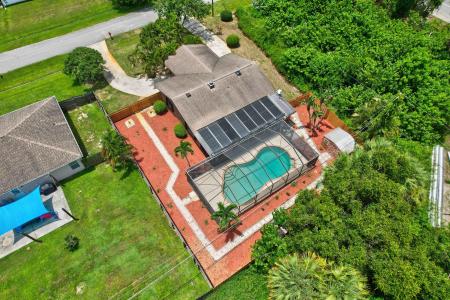 691 NW Sharpe Street, Port Saint Lucie, פלורידה 34983, ארצות הברית של אמריקה 