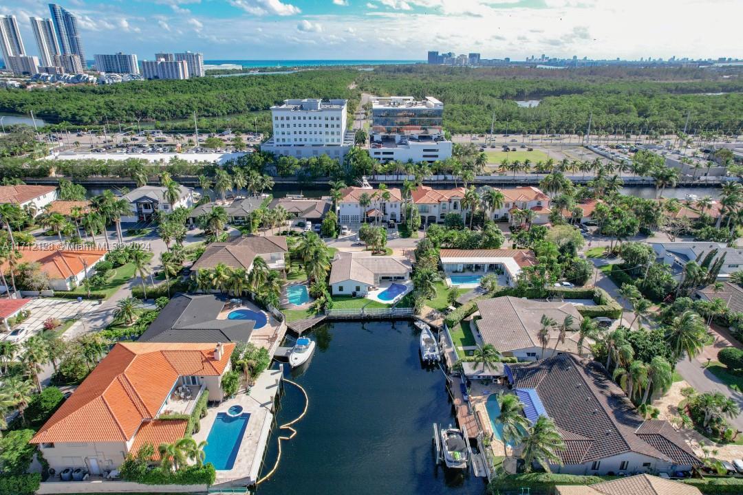 3351 NE 164th St, North Miami Beach, Florida 33160, USA