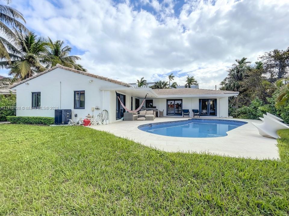 3351 NE 164th St, North Miami Beach, Florida 33160, USA