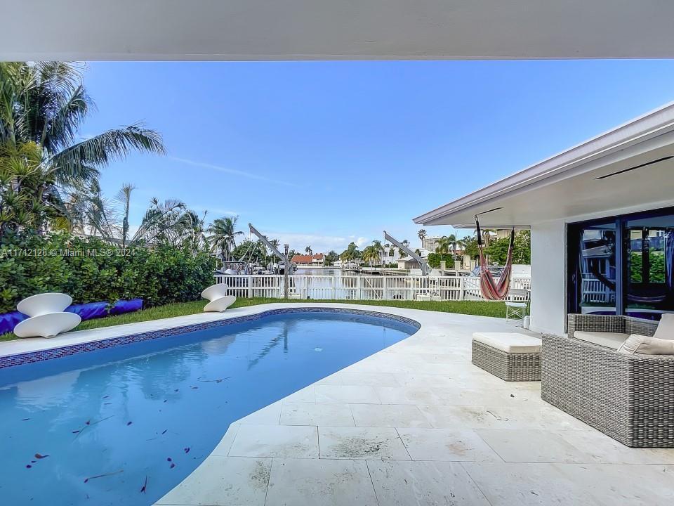 3351 NE 164th St, North Miami Beach, Florida 33160, USA