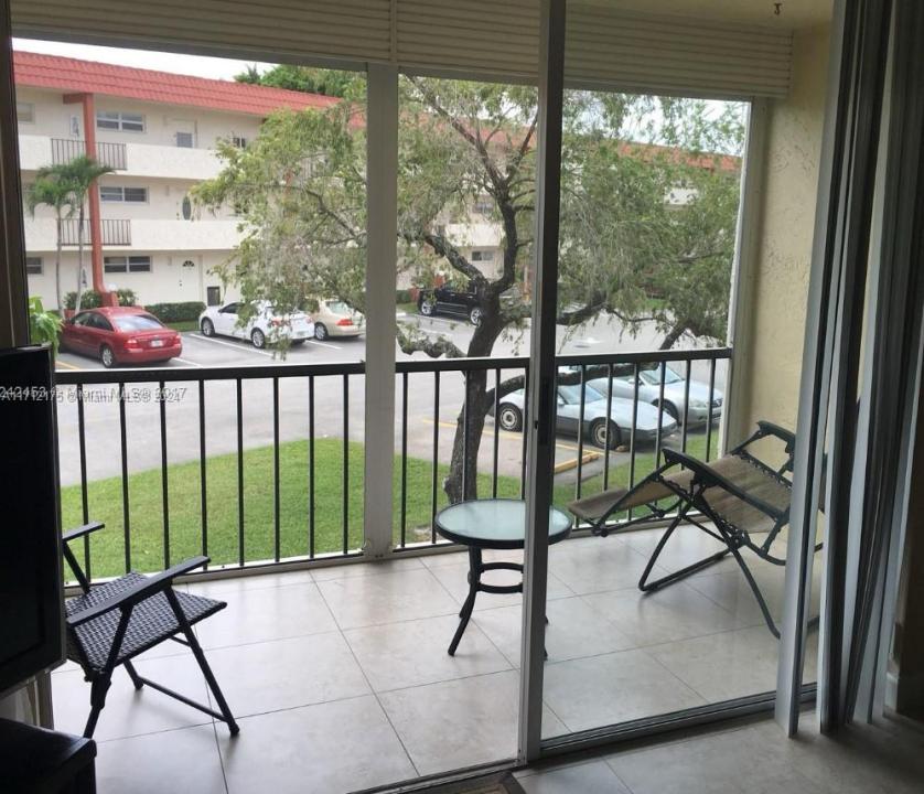 311 S Hollybrook Dr 202, Pembroke Pines, Florida 33025