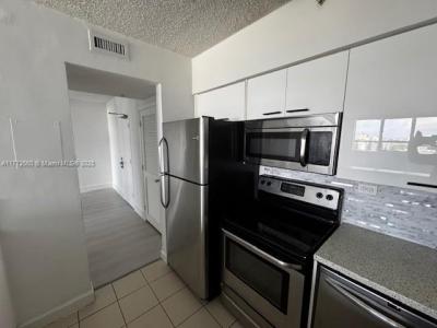 1500 Bay Rd 1070S, Miami Beach, Florida 33139, USA