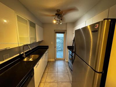 650 NE 64th St G503, Miami, Florida 33138, USA