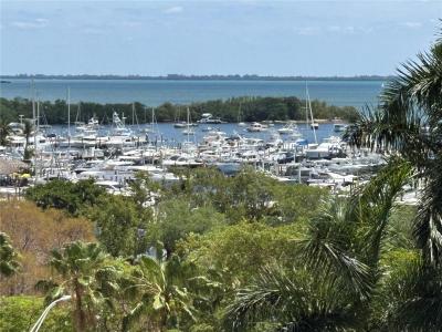 2627 S Bayshore Dr 804, Miami, Florida 33133, USA