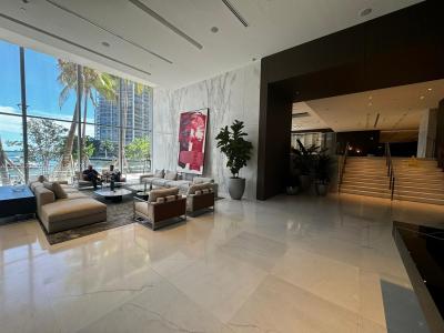 300 Biscayne Boulevard Way 1806, Miami, Florida 33131, USA