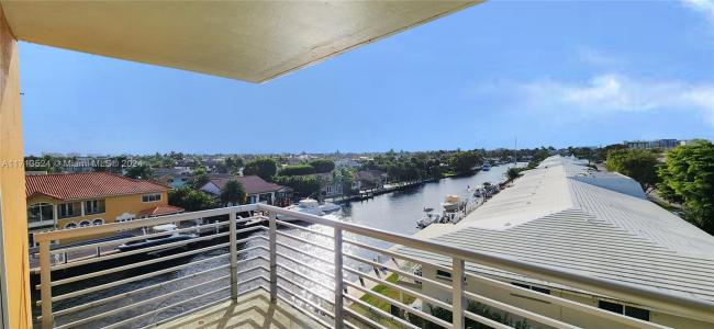 2900 NE 30th St G5, Fort Lauderdale, Florida 33306, USA