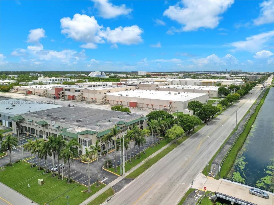 2470 NW 102nd Pl 203, Doral, Florida 33172