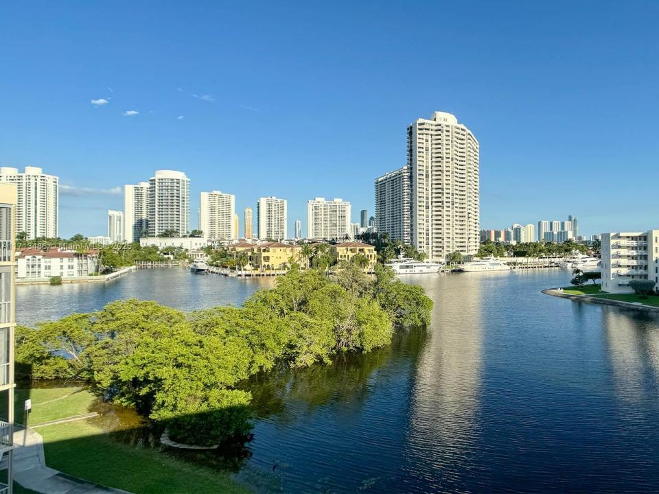 2930 Point East Dr E601, Aventura, פלורידה 33160, ארצות הברית של אמריקה