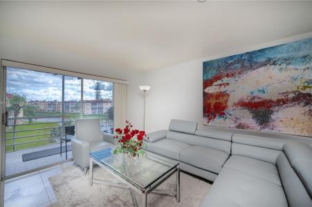 8861 Sunrise Lakes Blvd 301, Sunrise, Florida 33322, USA