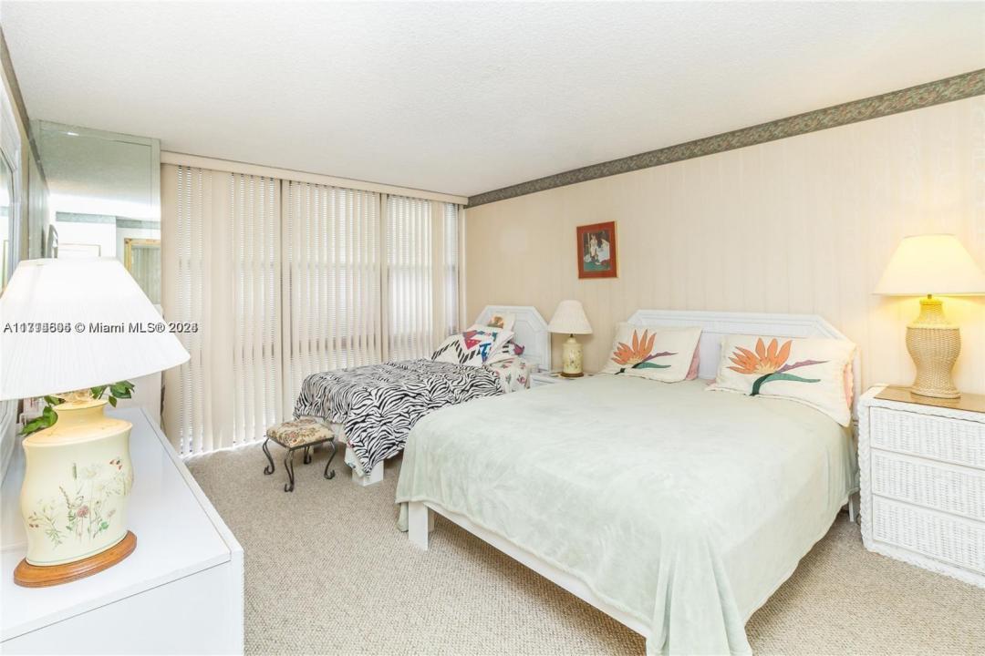 1000 Parkview Dr 107, Hallandale Beach, Floryda 33009, USA