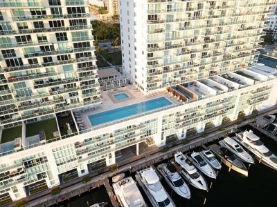 400 Sunny Isles Blvd #DD220, Sunny Isles Beach, Florida 33160, USA