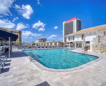 1849 S Ocean Dr 409, Hallandale Beach, Florida 33009, USA