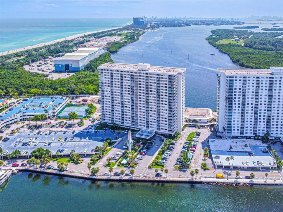 300 Bayview Dr 509, Sunny Isles Beach, Флорида 33160, Соединенные Штаты