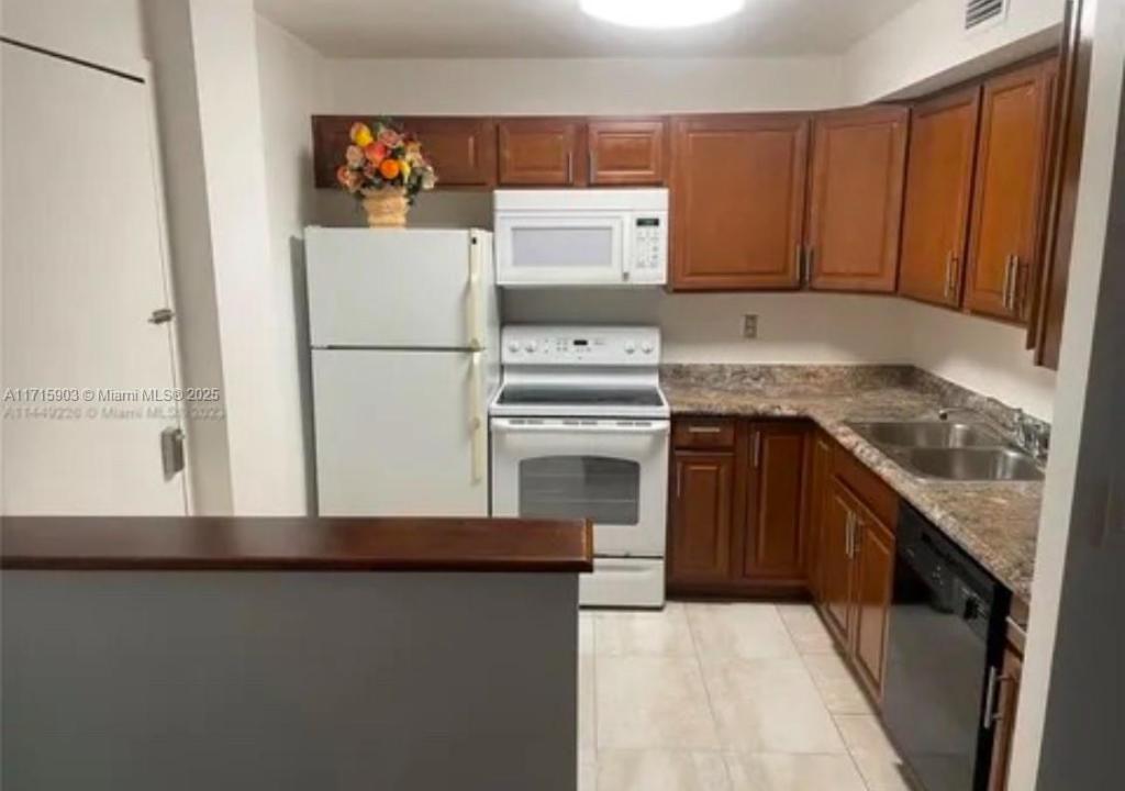 6700 Cypress Rd 512, Plantation, Florida 33317, Stati Uniti