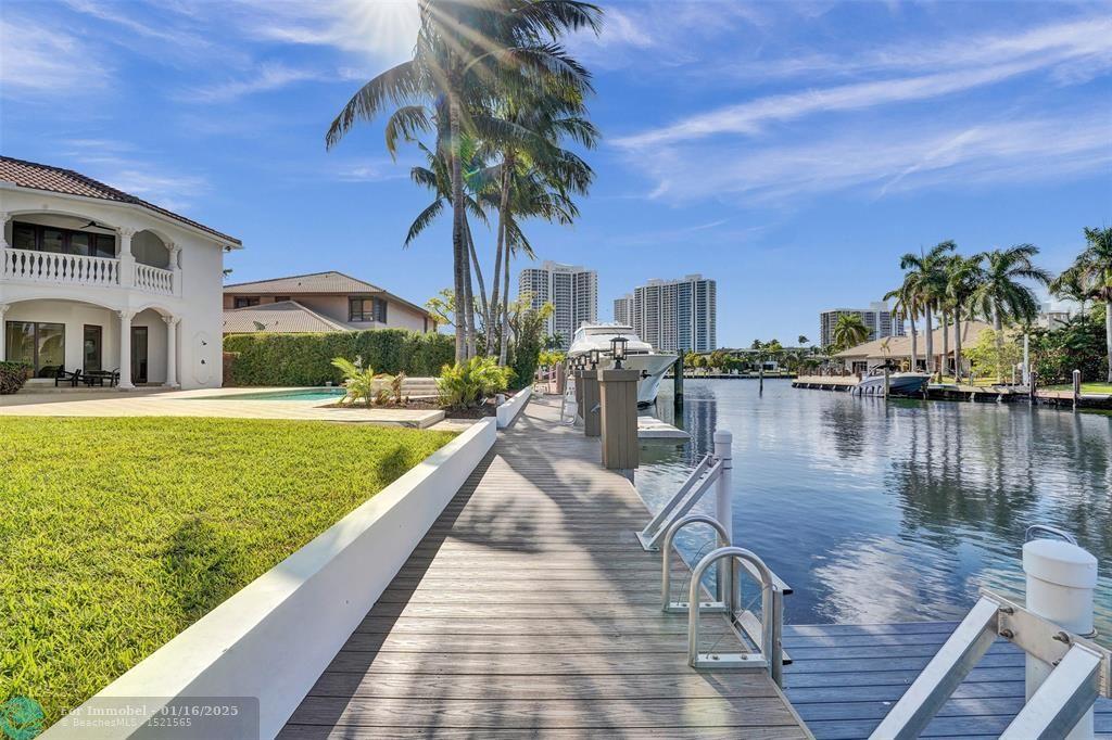 642 Palm Dr, Golden Isles, Hallandale Beach, Flórida 33009, Estados Unidos