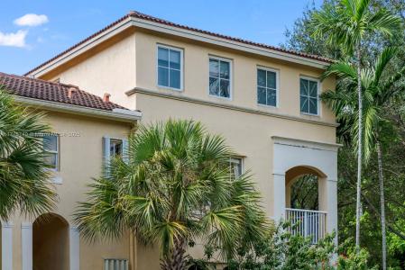 160 Jacaranda Country Club Dr 201, Plantation, Florida 33324, USA