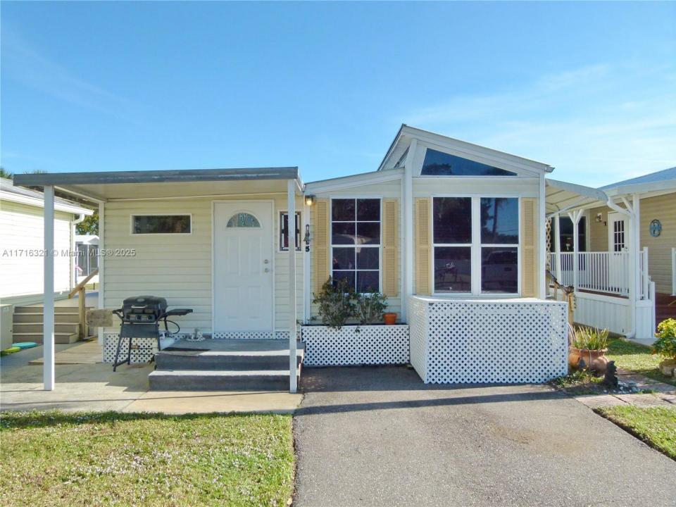 5 Shell Road 5, Bulkhead Ridge, Florida 34974, Estados Unidos