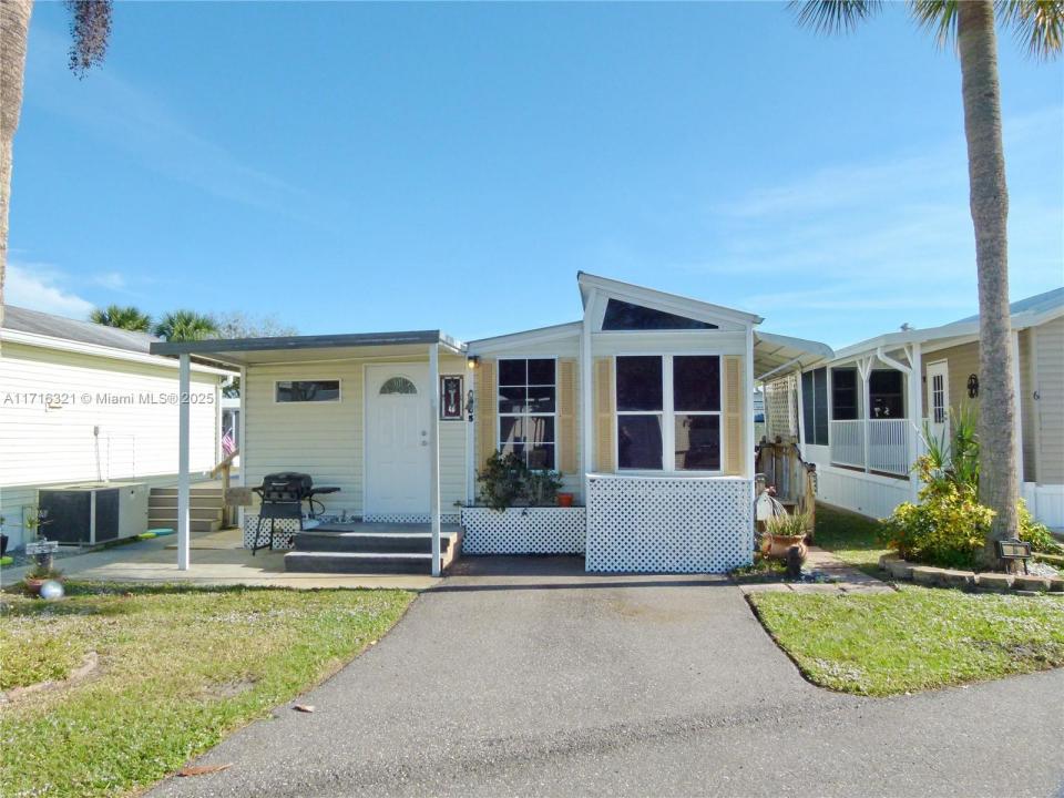 5 Shell Road 5, Bulkhead Ridge, Florida 34974, Estados Unidos