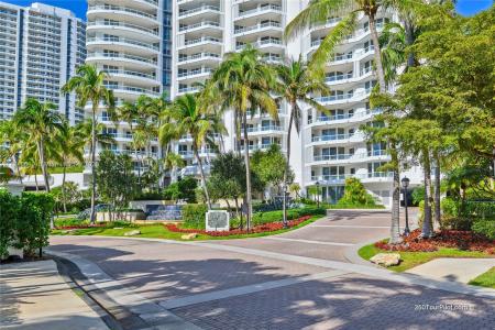 21050 Point Pl 2001, Aventura, Florida 33180, USA
