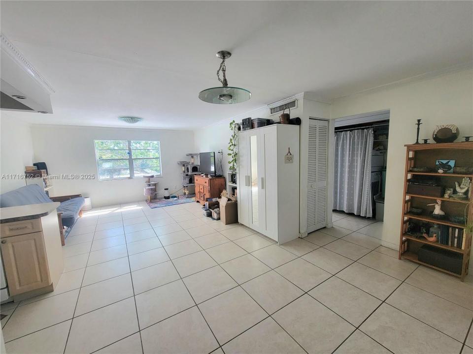 1230 NE 139th St 304, North Miami, فلوريدا 33161, الولايات المتحدة