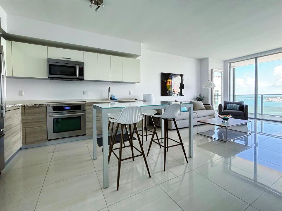 1300 Brickell Bay Dr 2707, Miami, 플로리다 33131, 미국