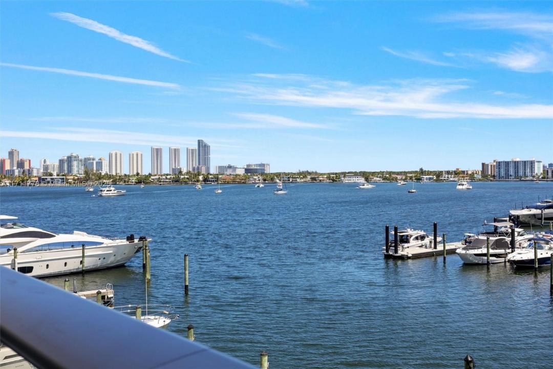 17301 Biscayne Blvd 305, North Miami Beach, Florida 33160