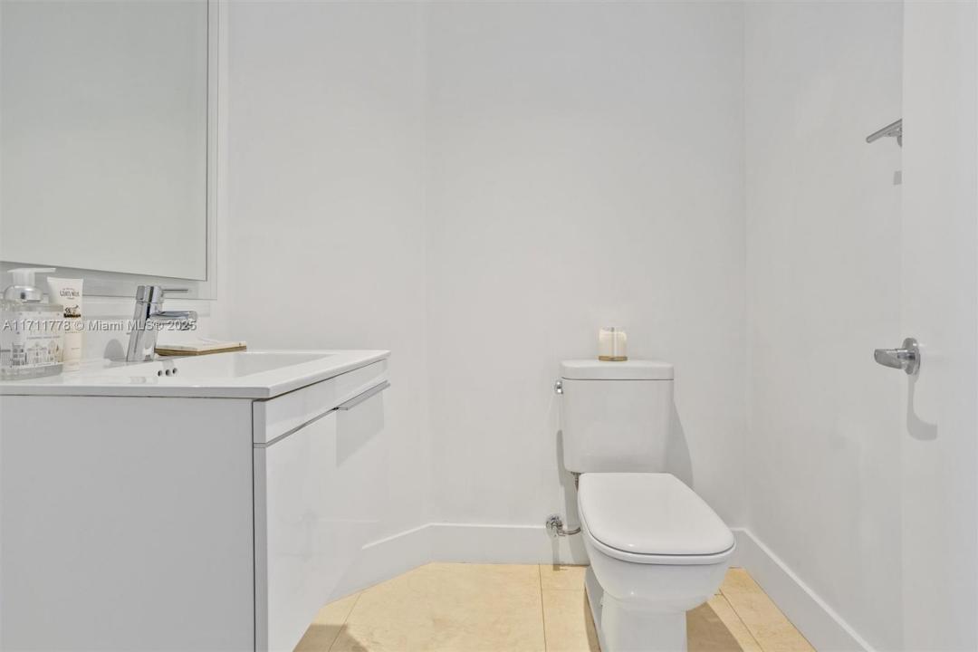 17301 Biscayne Blvd 305, North Miami Beach, Florida 33160