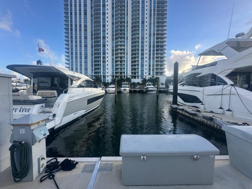 17211 Biscayne Blvd Slip #51, North Miami Beach, Florida 33160