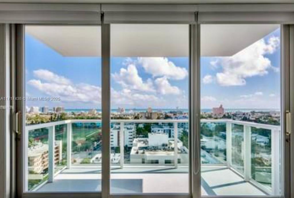 1000 West Ave PH-07, Miami Beach, Floryda 33139, USA
