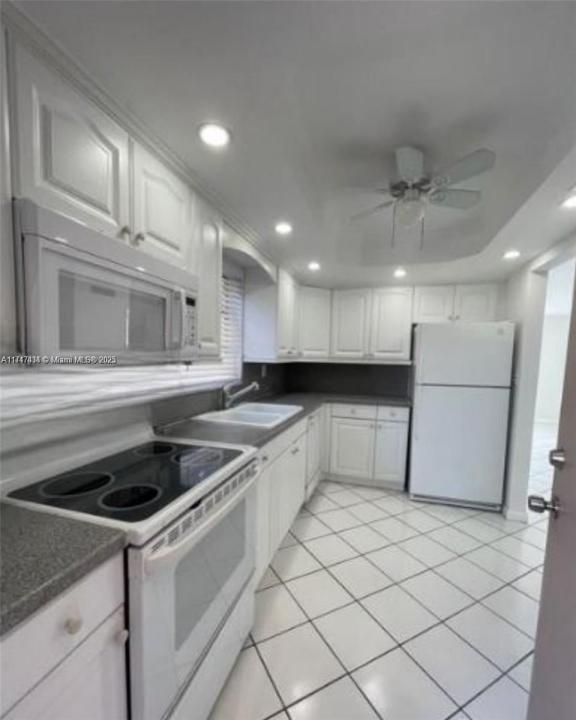 1020 94th St 203, Bay Harbor Islands, Florida 33154, USA