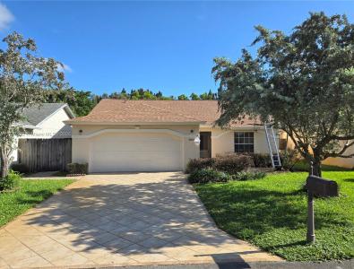 5065 N Foxhall Dr N, West Palm Beach, Florida 33417, USA