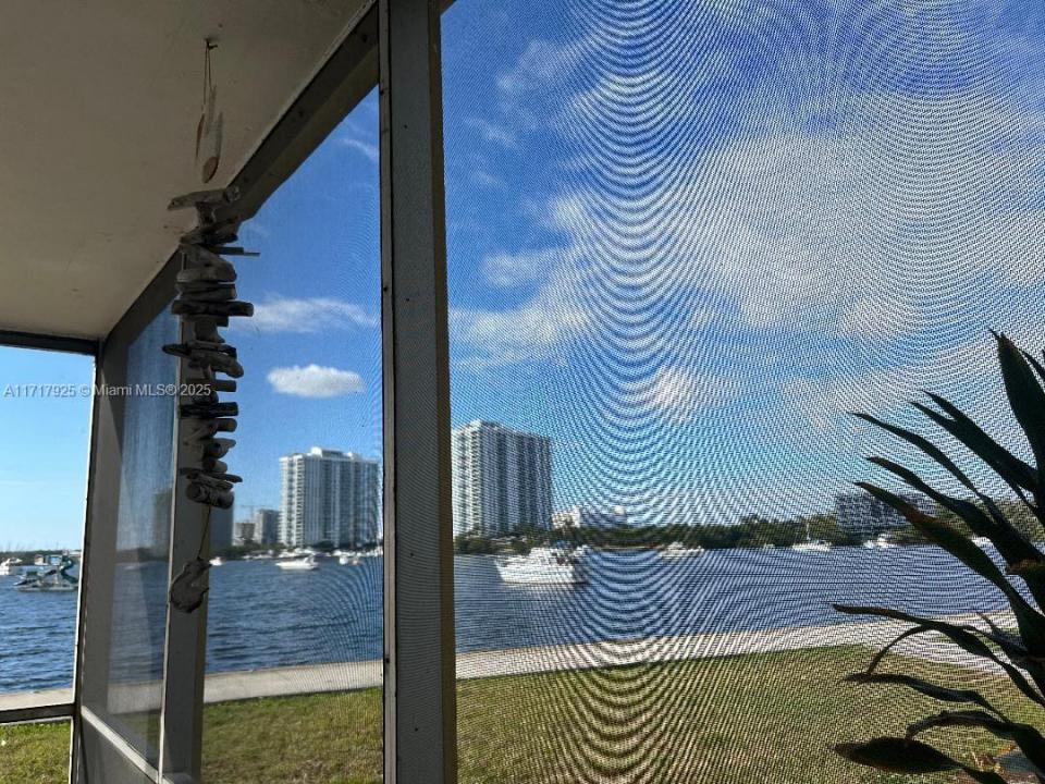 2920 Point East Dr N106, Aventura, Florida 33160, Stati Uniti
