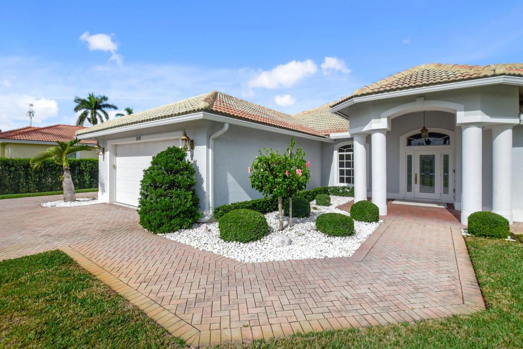 100 N Country Club Boulevard, Atlantis, Florida 33462, USA