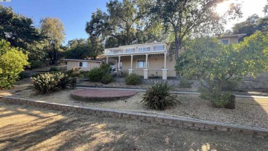 Vine St, Vacaville, California 95688