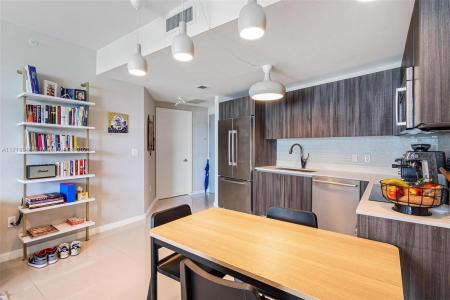 488 NE 18th St 401, Miami, Florida 33132, USA