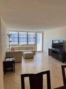 251 174th St 1112, Sunny Isles Beach, Florida 33160, USA