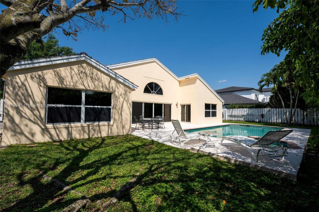 13080 NW 8th Ct, Sunrise, Florida 33325