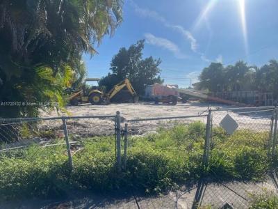 1140 W 32nd St, Hialeah, Флорида 33012, Соединенные Штаты
