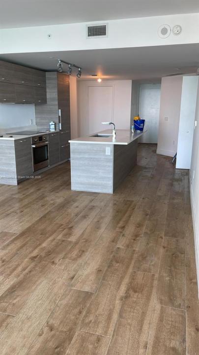 650 NE 32 street 1805, Miami, 佛羅里達州 33137, 美國