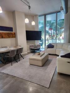 3029 NE 188th St 301, Aventura, Florida 33180, USA
