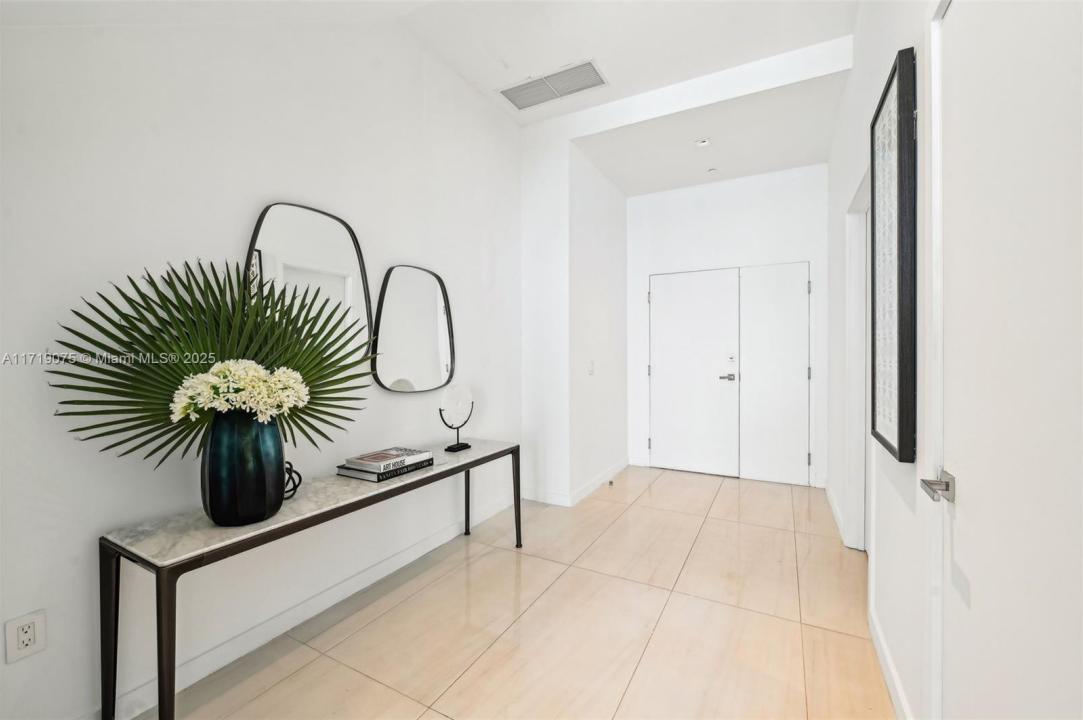 480 NE 31st St PH5402, Miami, فلوريدا 33137, الولايات المتحدة