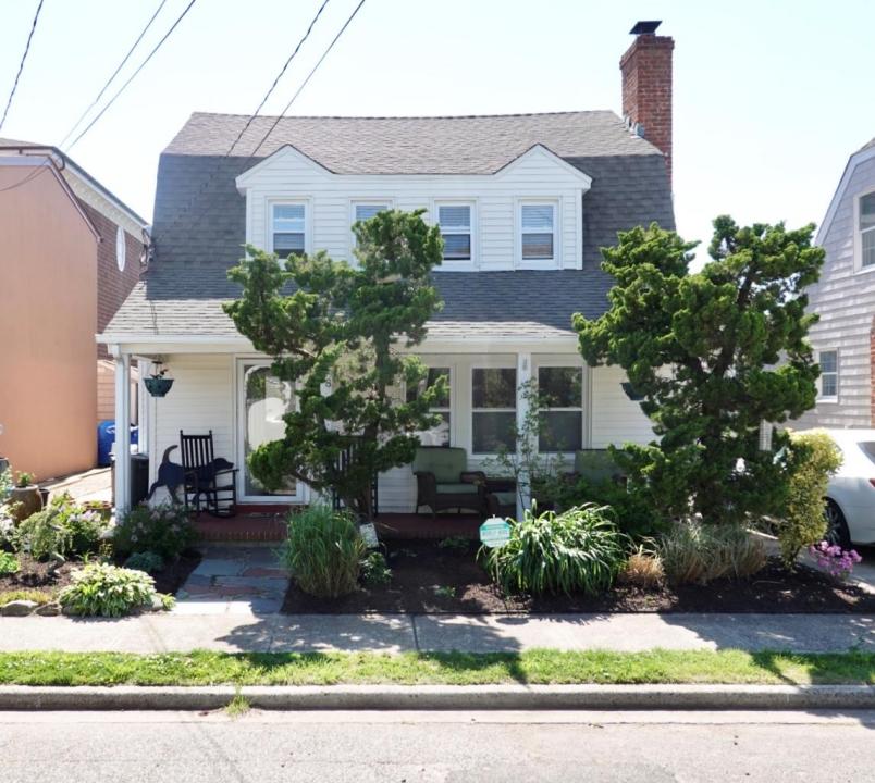 68 Cheltenham Street, Hempstead, New York 11561, USA